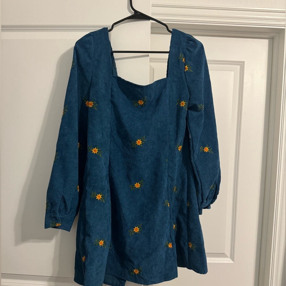 Cider embroidered dress NWT size medium